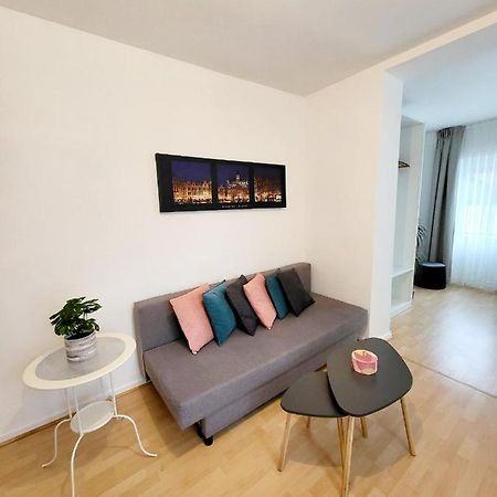 Studio Alicia, Idealement Situe Etterbeek Εξωτερικό φωτογραφία